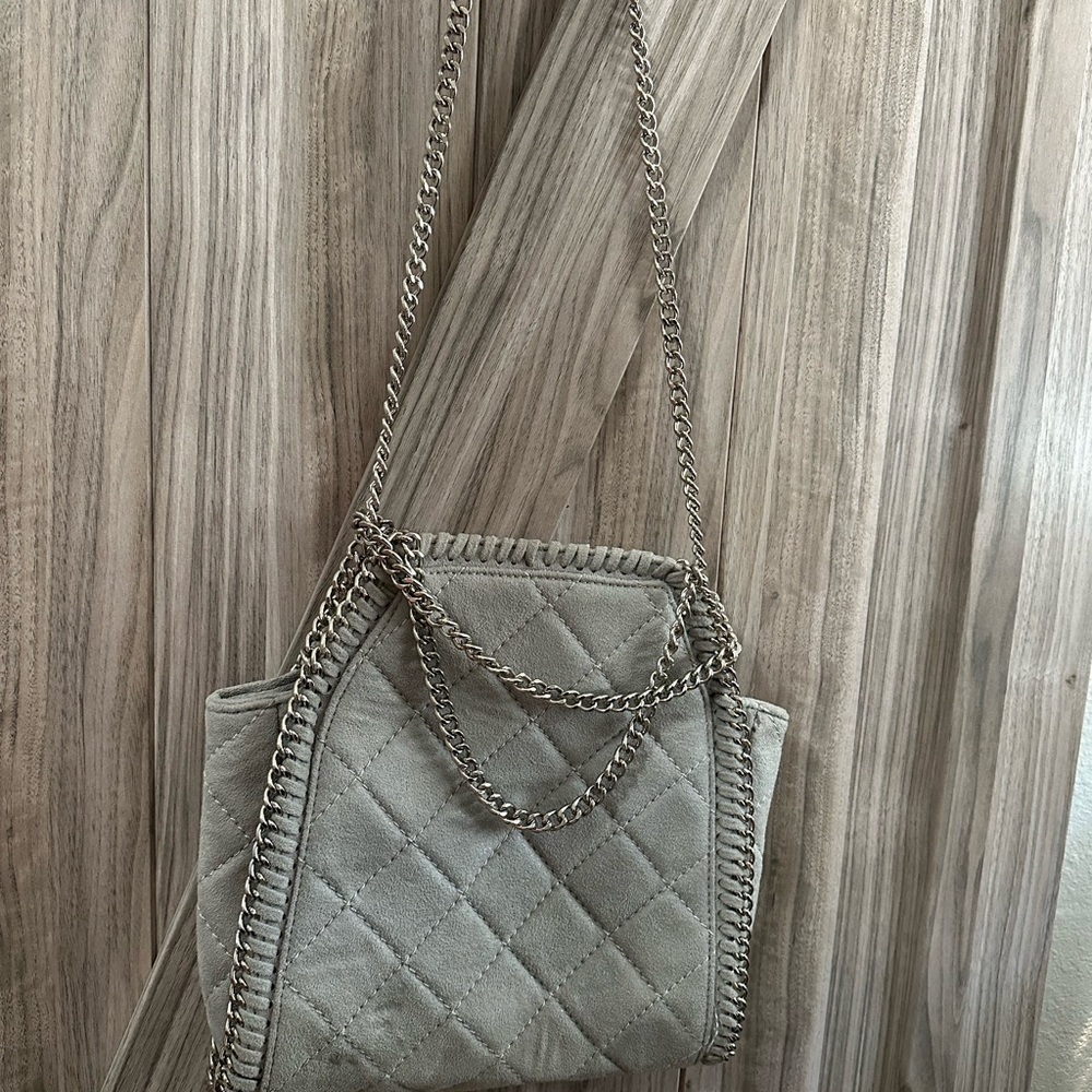 INZI Quilted Chain Shoulder Bag - Gray